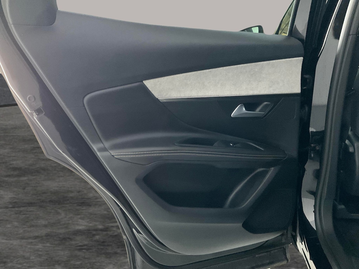 Used Peugeot 3008 2023 for sale - 76477632: Photo 29