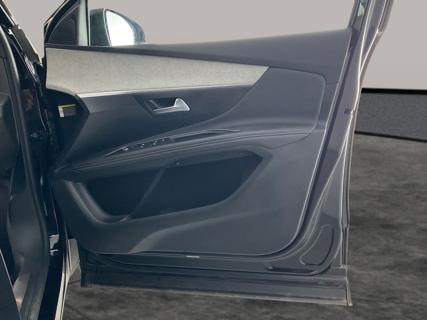 Used Peugeot 3008 2023 for sale - 76477632: Photo 30