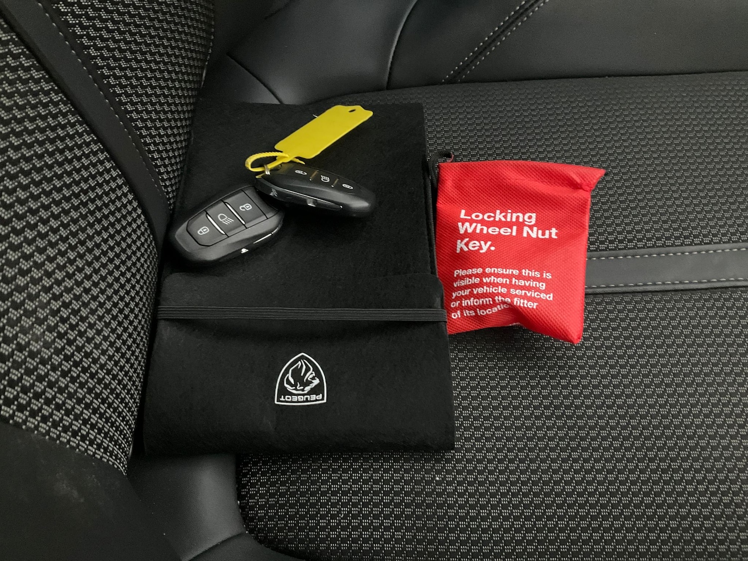 Used Peugeot 3008 2023 for sale - 76477632: Photo 32