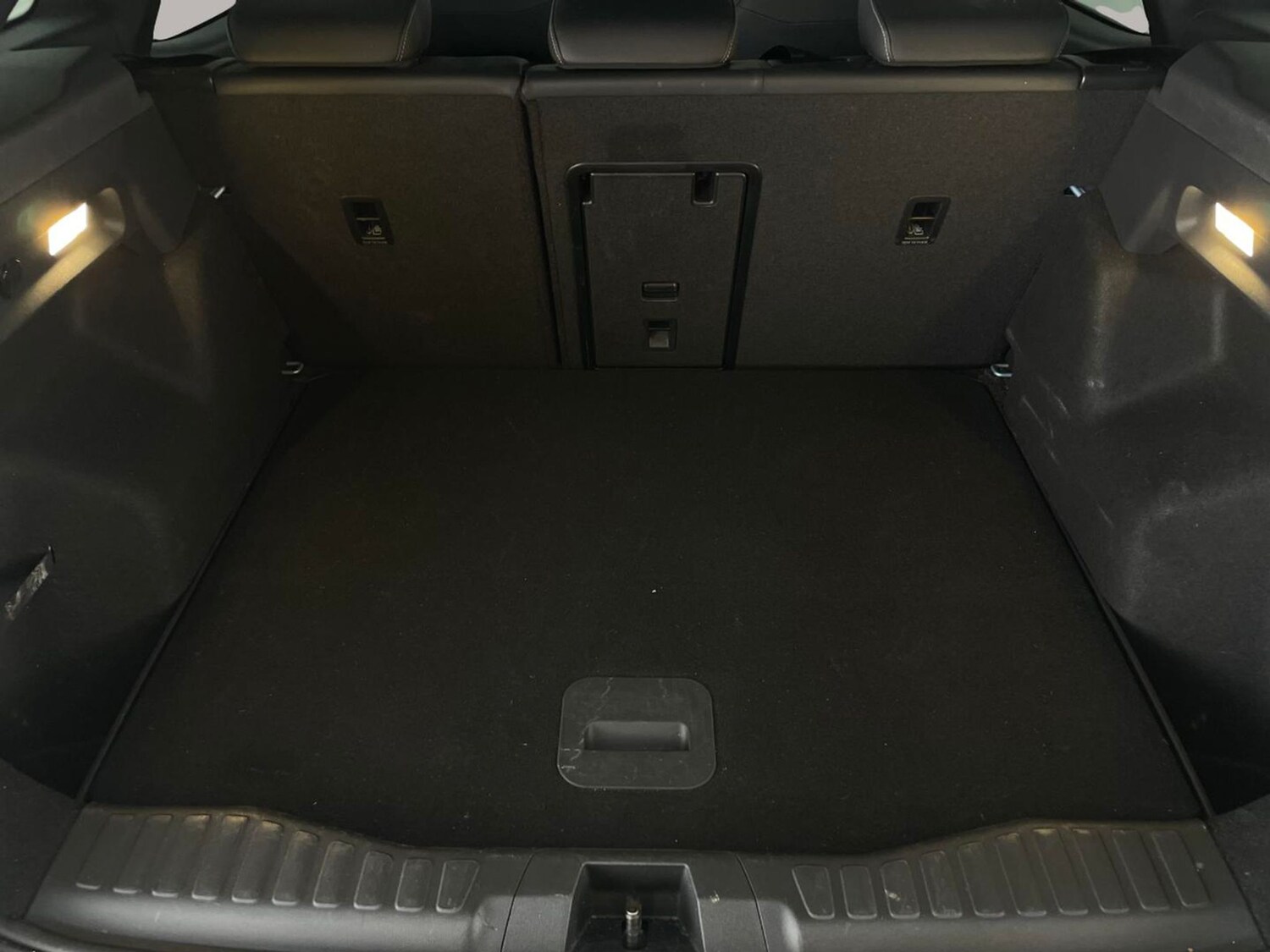 Used Ford Explorer 2024 for sale - 77650885: Photo 44