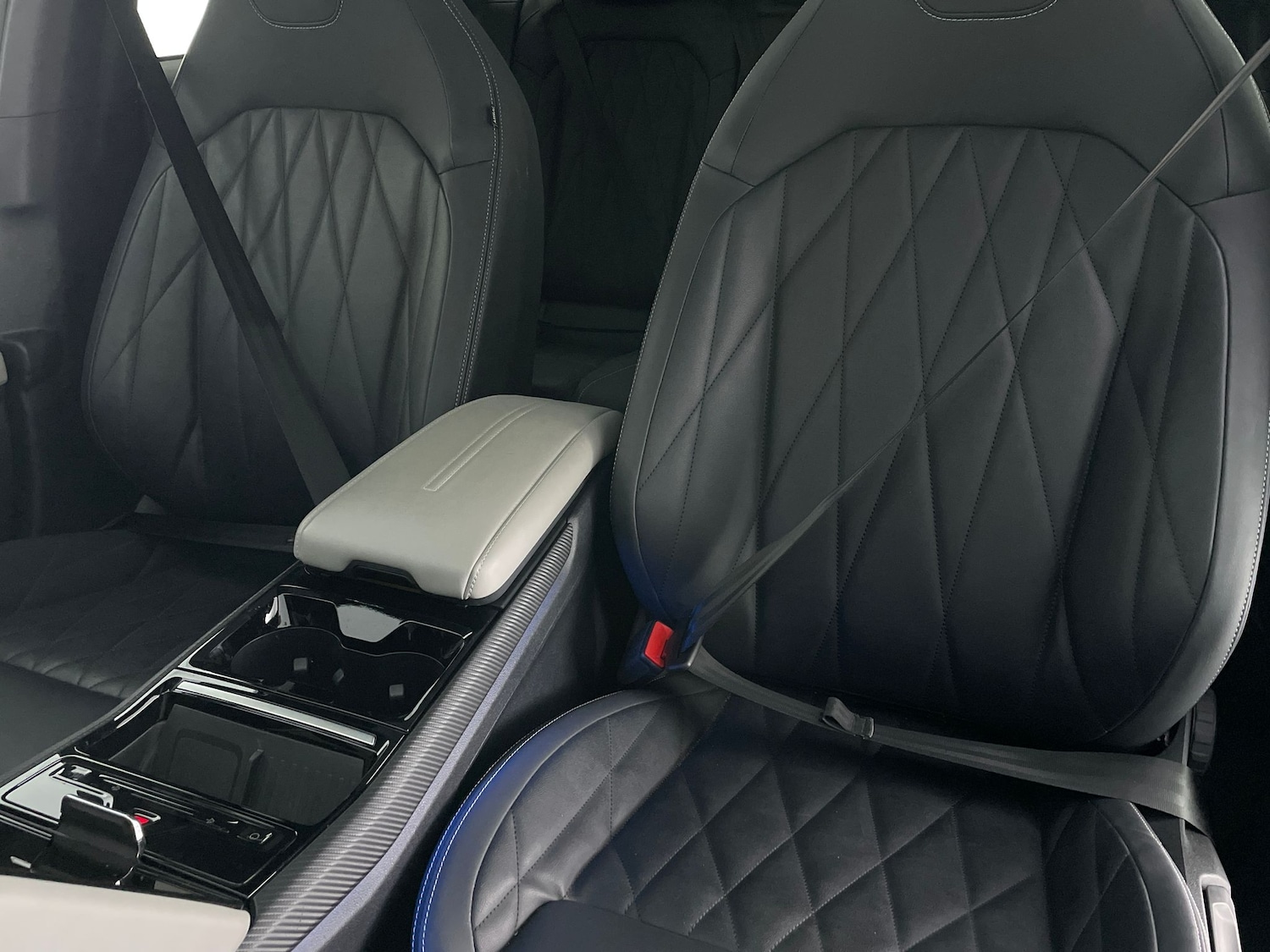 Used Ford Explorer 2024 for sale - 77650885: Photo 7