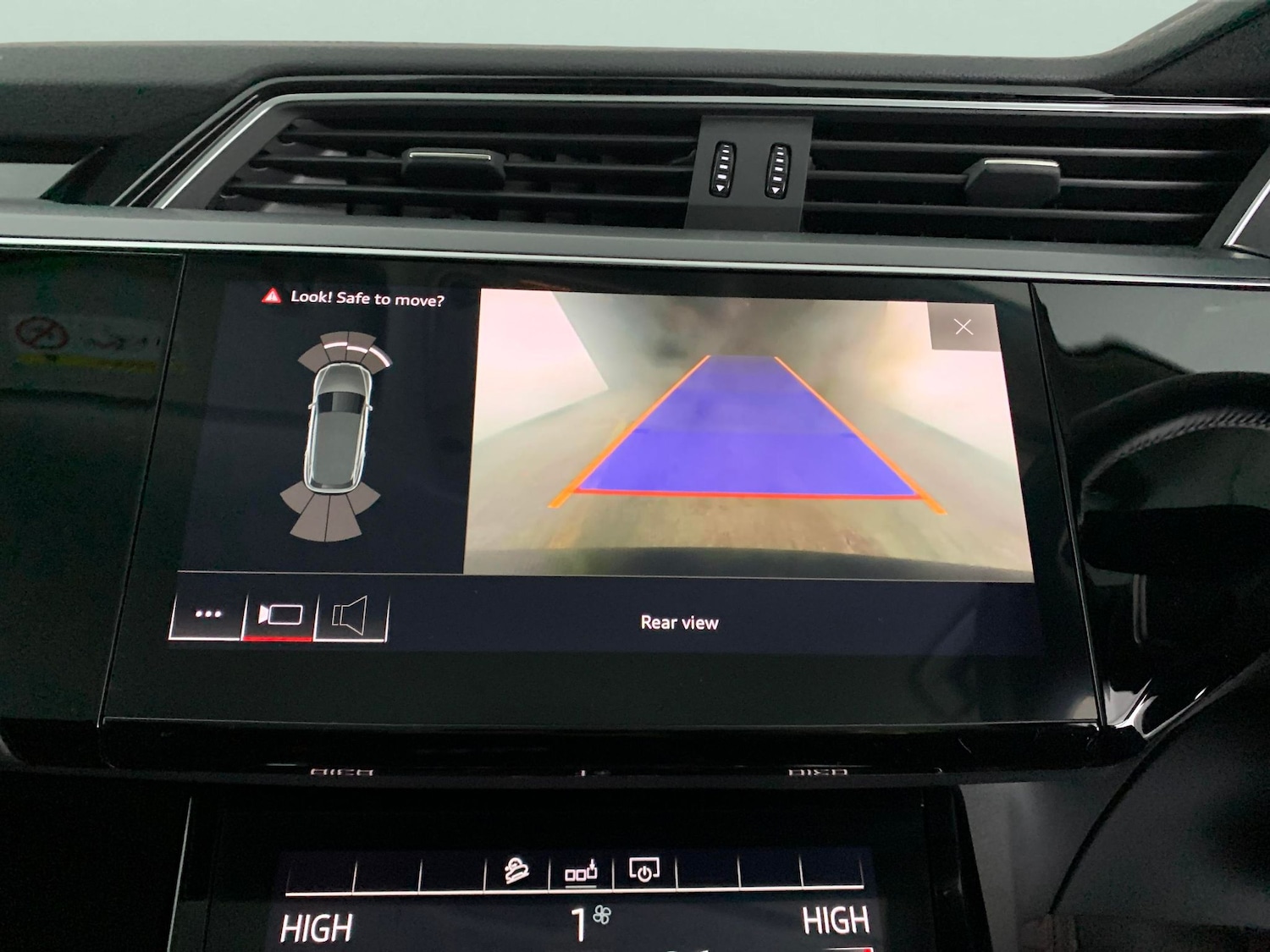 Used Audi e-tron 2020 for sale - 77149053: Photo 6