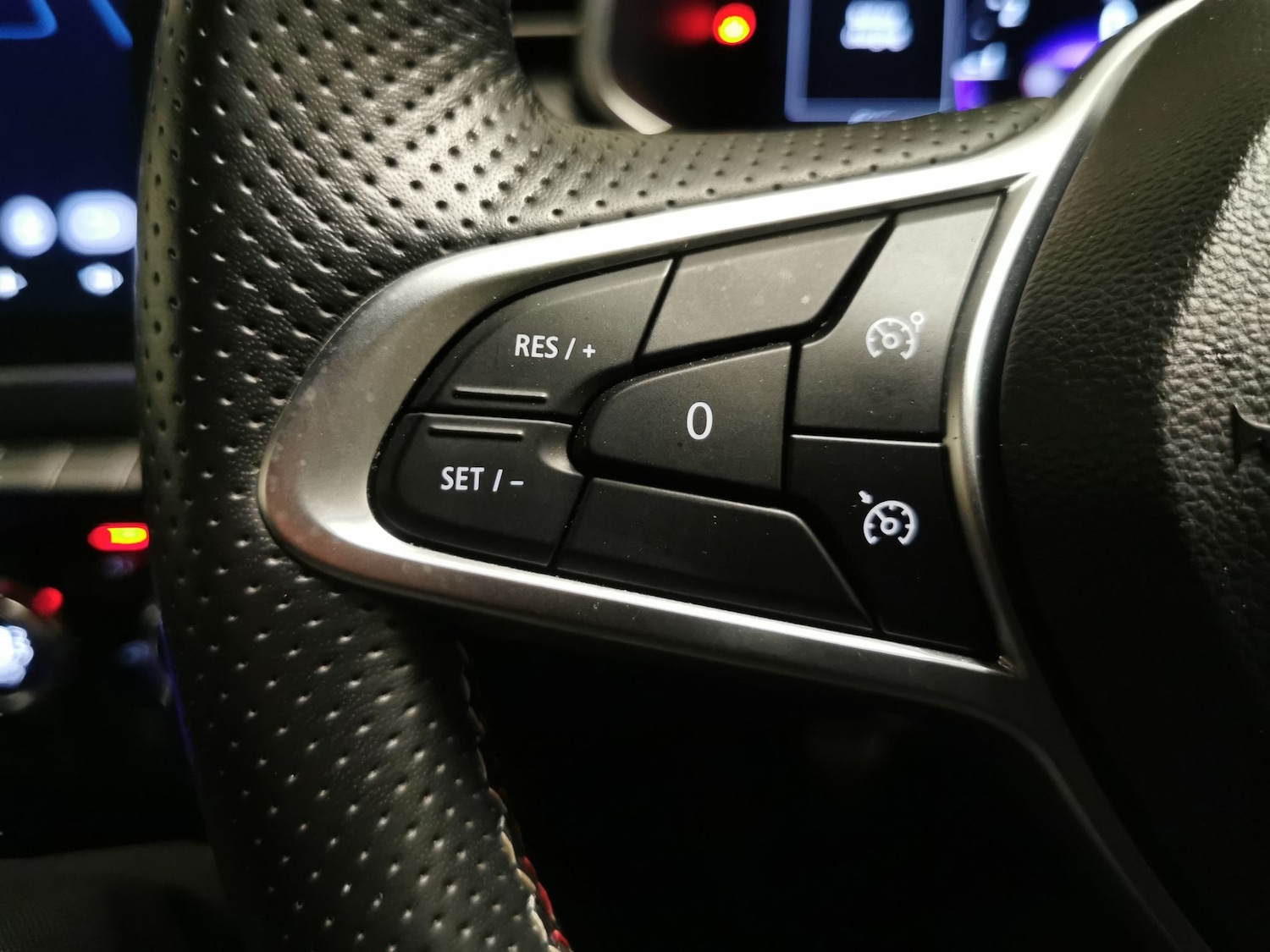 Used Renault Clio 2023 for sale - 77675929: Photo 16