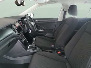 Used Volkswagen T-Roc 2021 for sale - 78563767: Photo