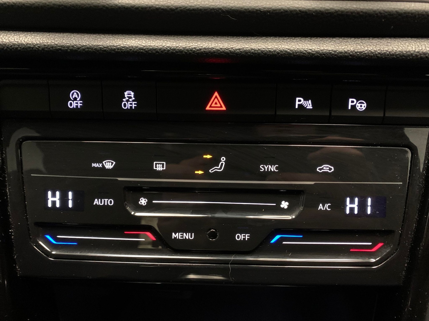 Used Volkswagen T-Roc 2023 for sale - 77634909: Photo 16