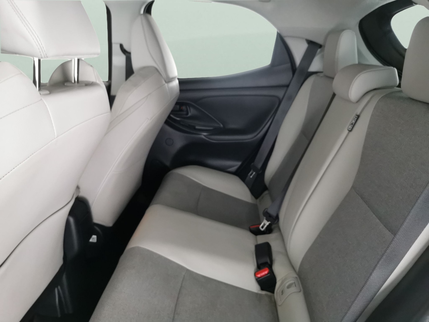 Used Toyota Yaris 2022 for sale - 76937750: Photo 26