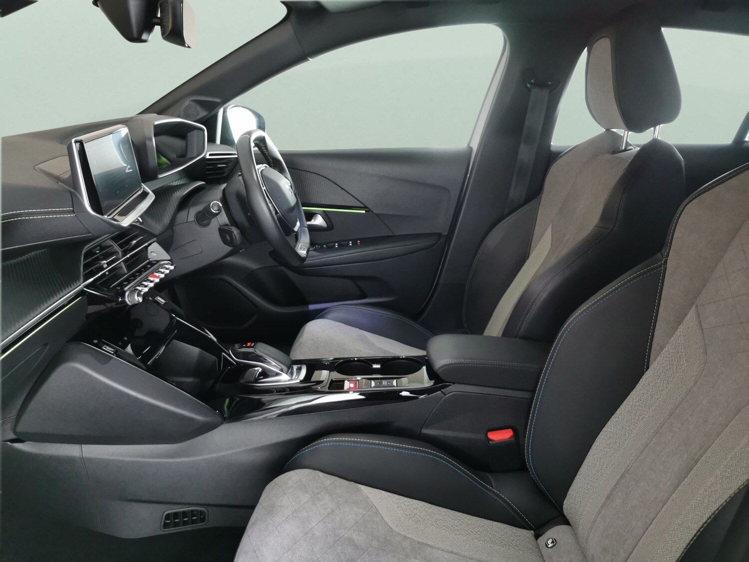 Used Peugeot E-208 for sale - 77962890: Photo 4