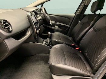 Used Renault Clio 2018 for sale - 76248968: Photo
