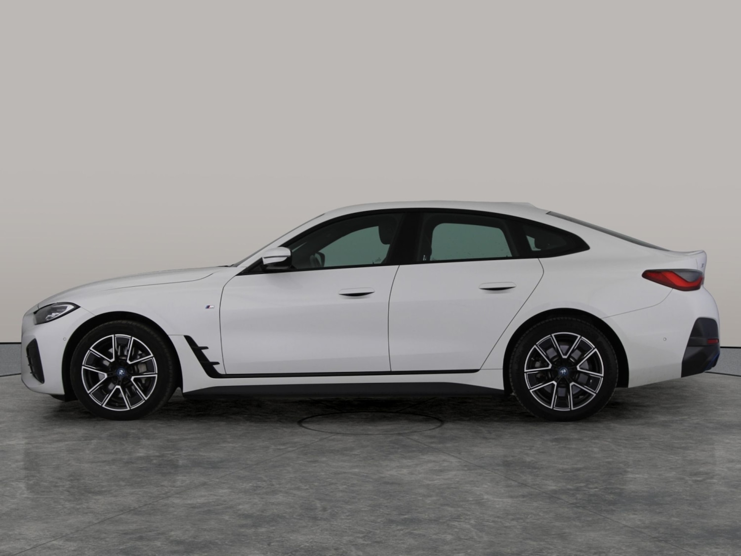 Used BMW i4 2023 for sale - 76999690: Photo 13