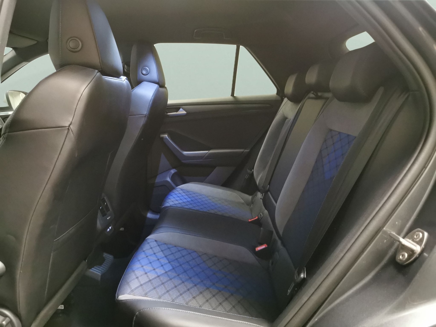 Used Volkswagen T-Roc 2023 for sale - 77418053: Photo 23