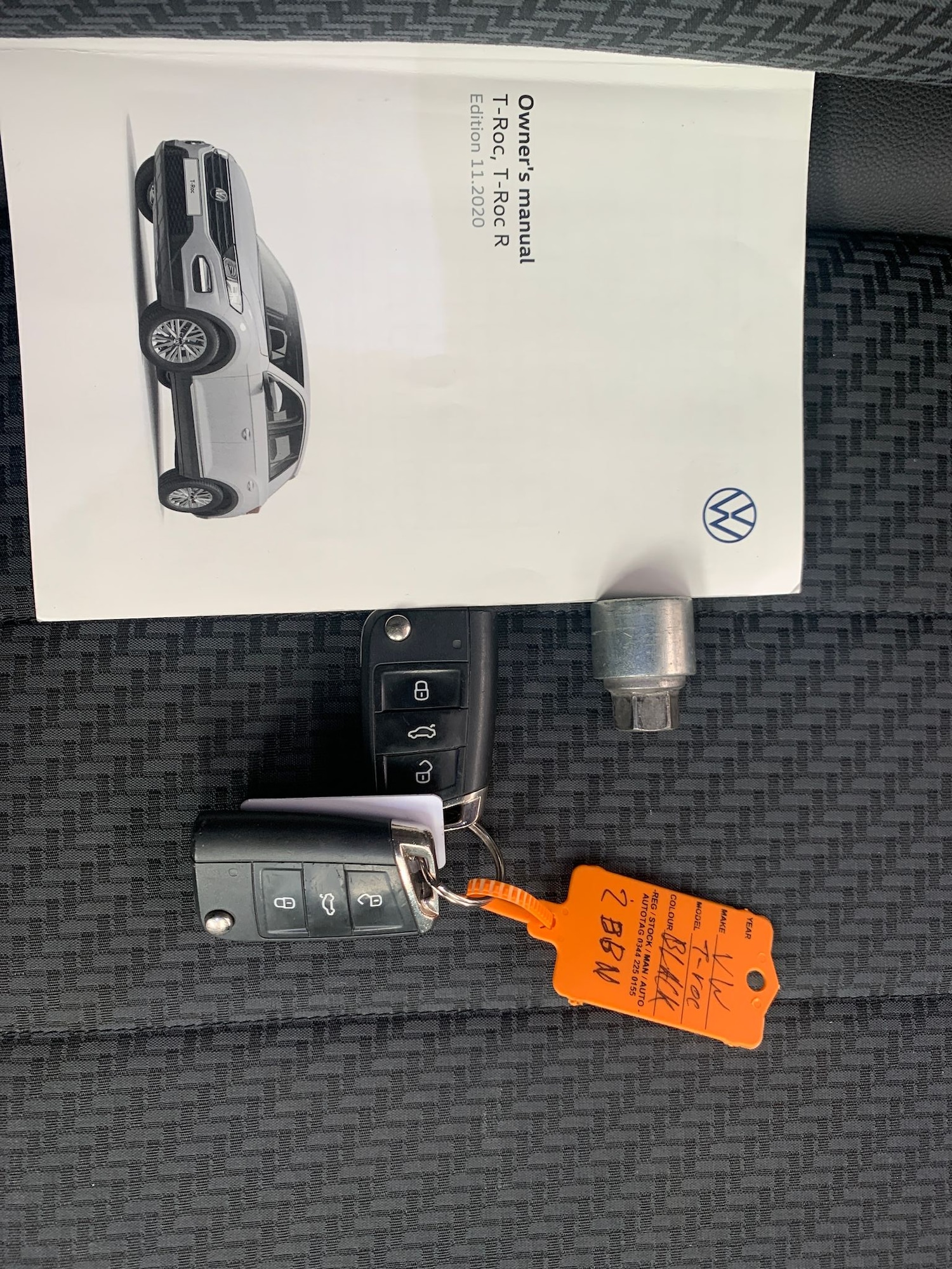 Used Volkswagen T-Roc 2021 for sale - 76915392: Photo 34