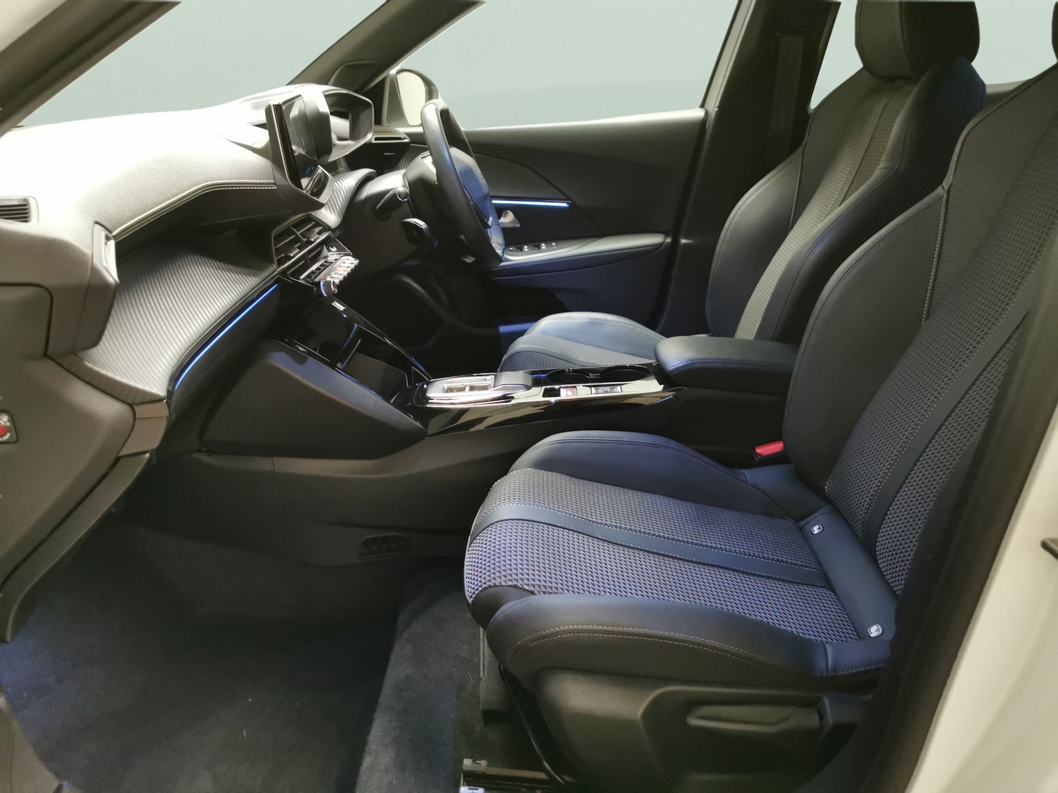 Used Peugeot 2008 2022 for sale - 77134436: Photo 4