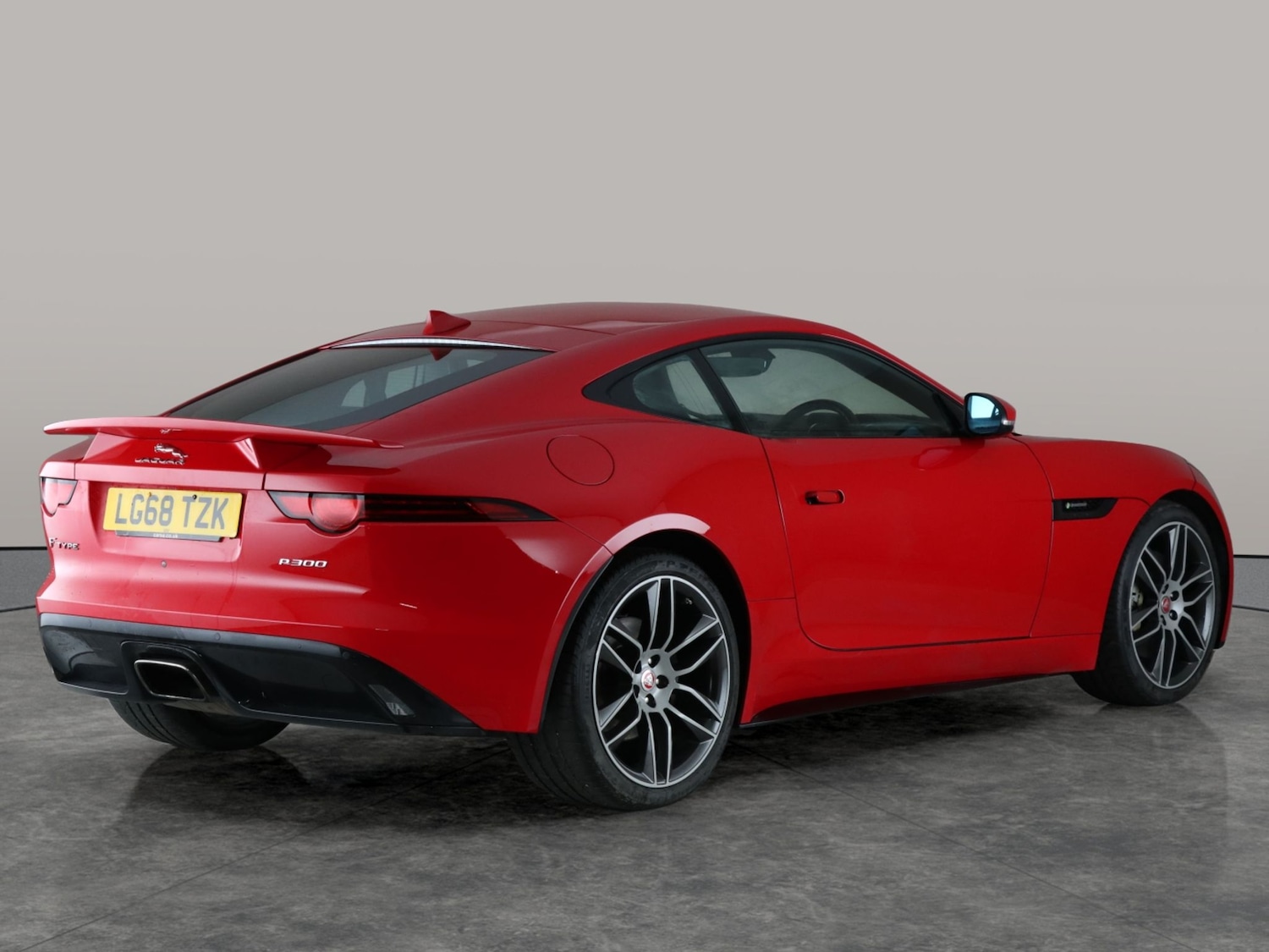 Used Jaguar F-Type 2018 for sale - 76725330: Photo 10