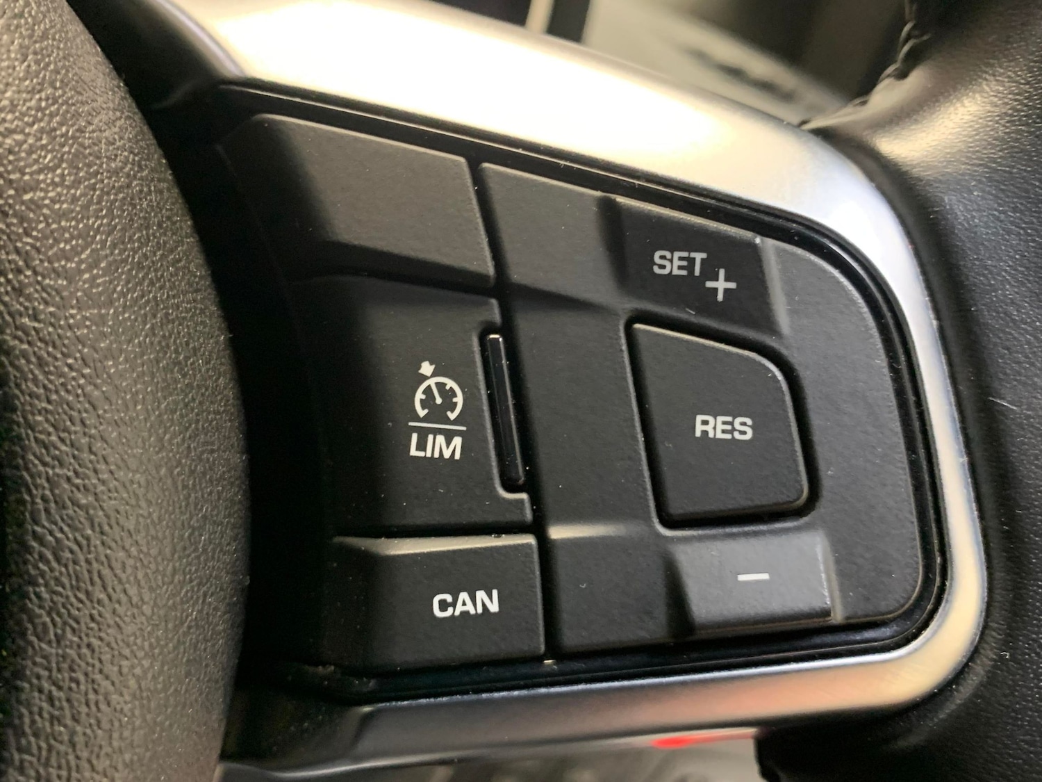 Used Jaguar F-Type 2018 for sale - 76725330: Photo 17