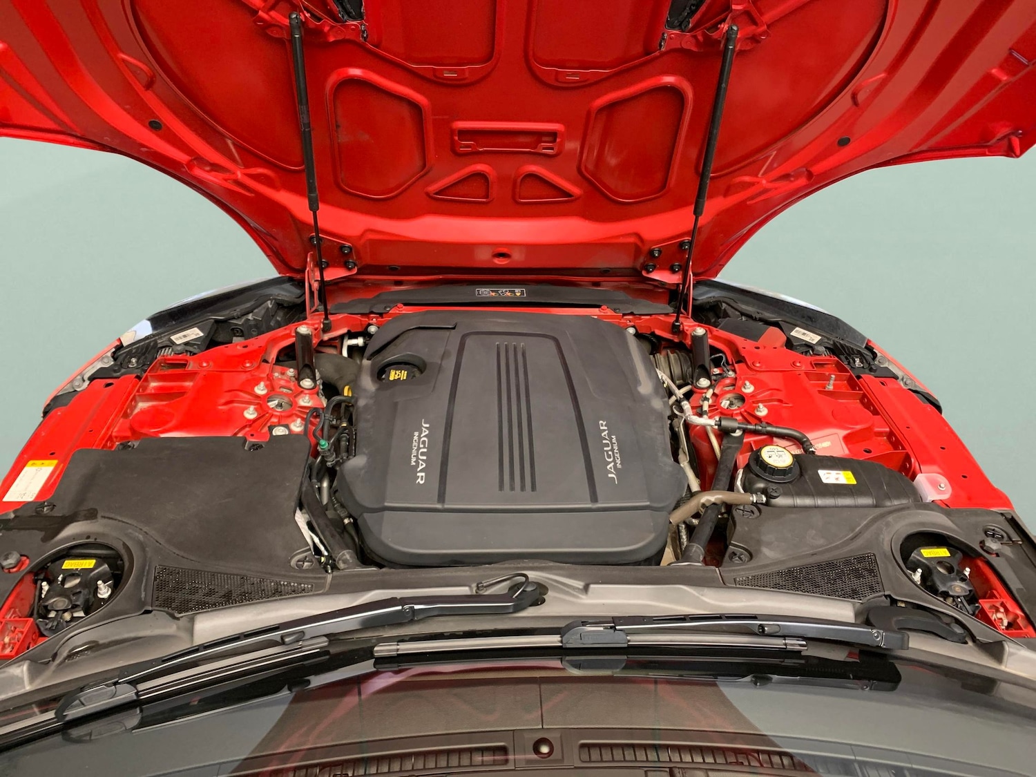 Used Jaguar F-Type 2018 for sale - 76725330: Photo 28