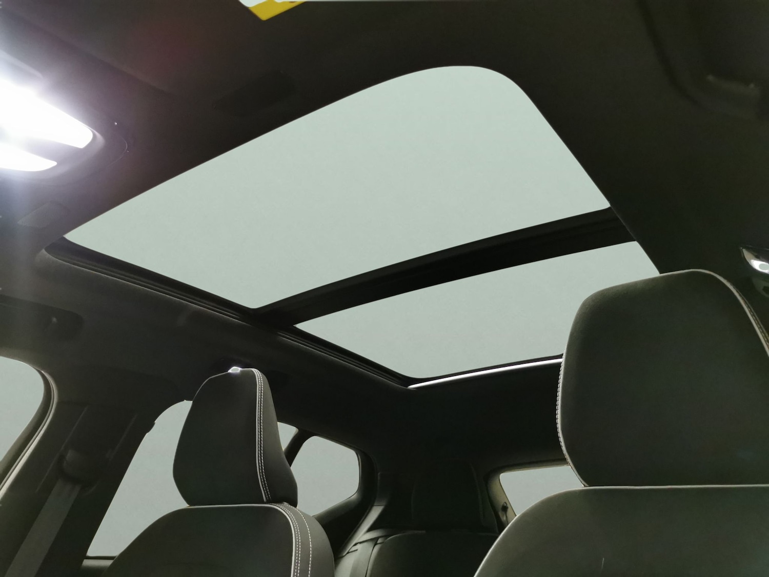 Used Volvo XC40 2022 for sale - 77675950: Photo 5