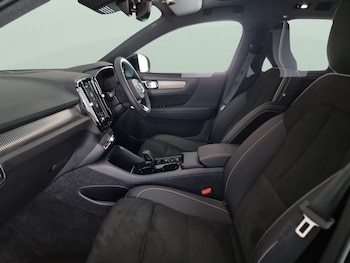 Used Volvo XC40 2022 for sale - 76113255: Photo