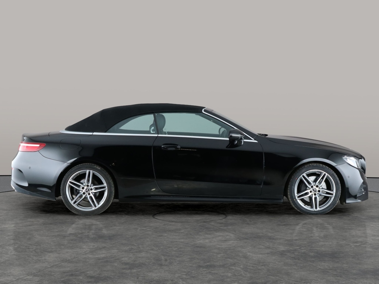 Used Mercedes-Benz E Class for sale - 76477653: Photo 11