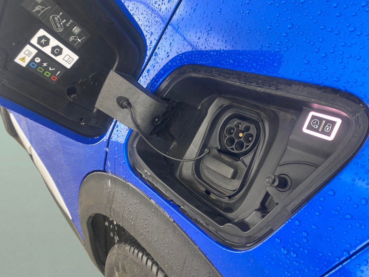 Used Peugeot E-2008 for sale - 77686121: Photo 23