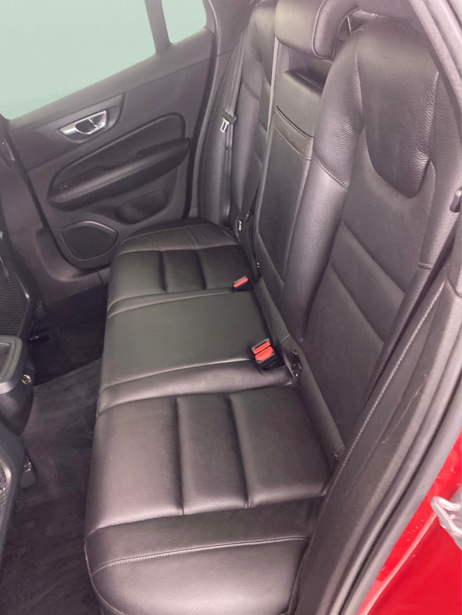 Used Volvo V60 2018 for sale - 77013289: Photo 31