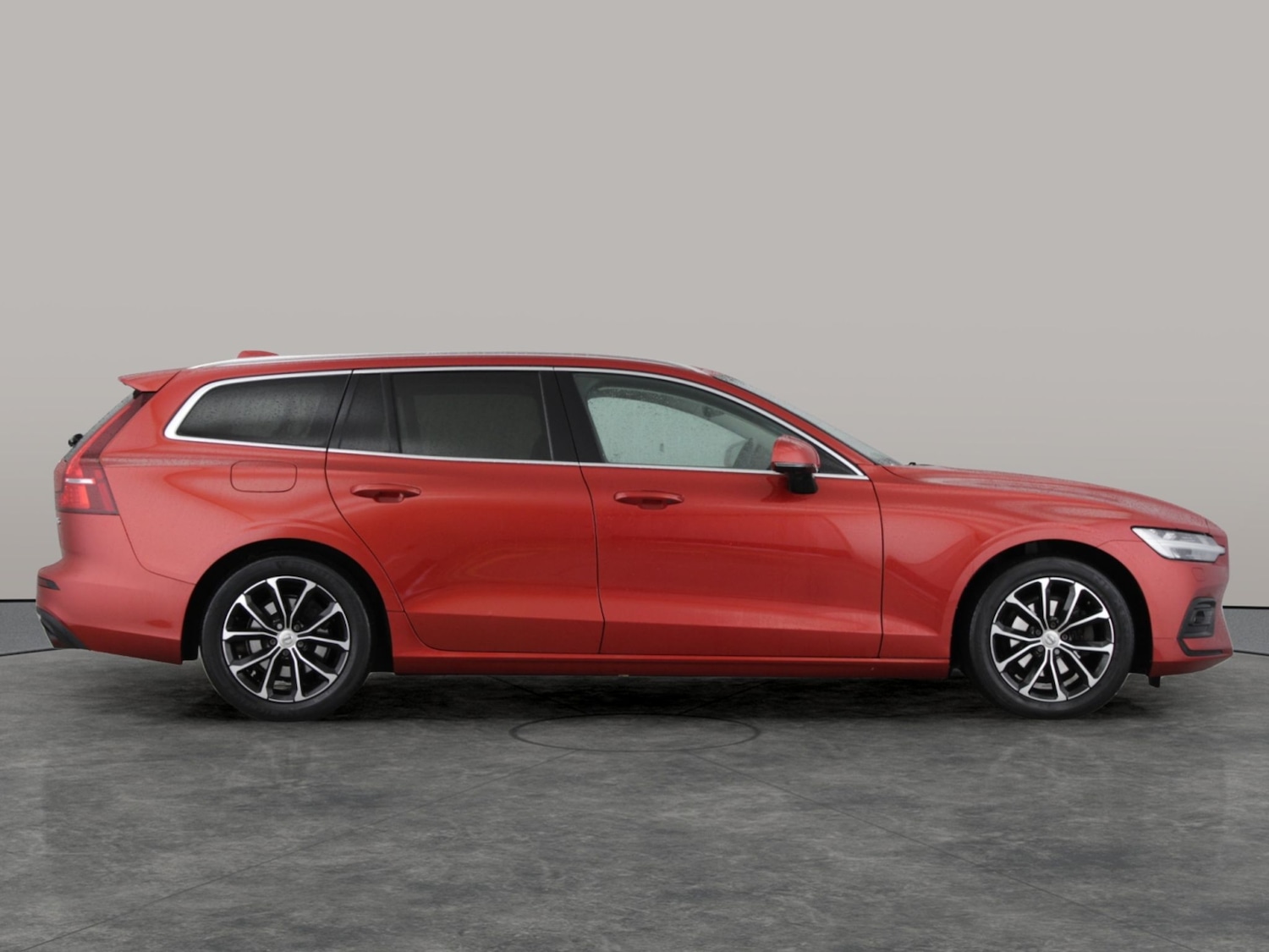 Used Volvo V60 2018 for sale - 77013289: Photo 9