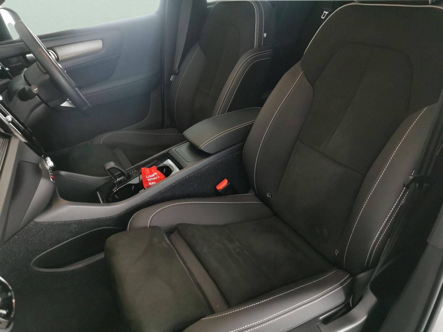 Used Volvo XC40 2022 for sale - 76773820: Photo 4