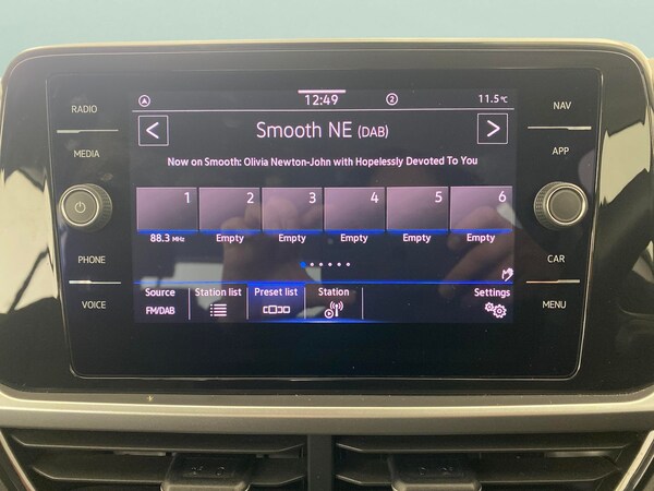 Used Volkswagen T-Roc 2023 for sale - 76197089: Photo 6