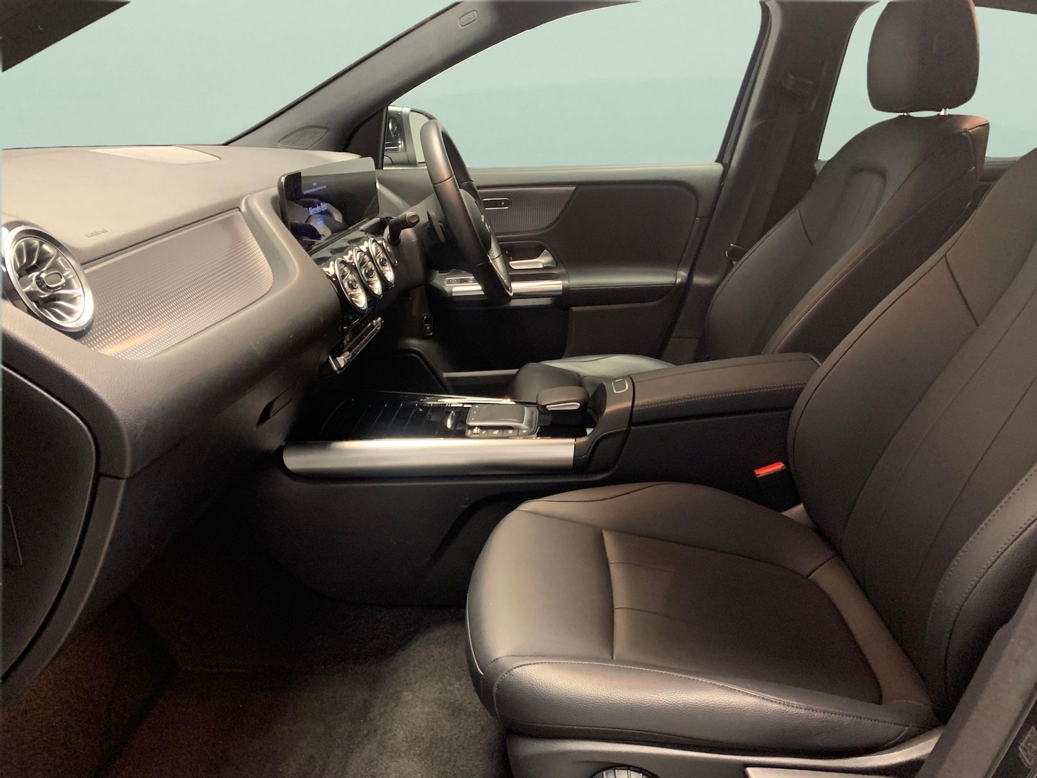 Used Mercedes-Benz EQA 2021 for sale - 77135136: Photo 4