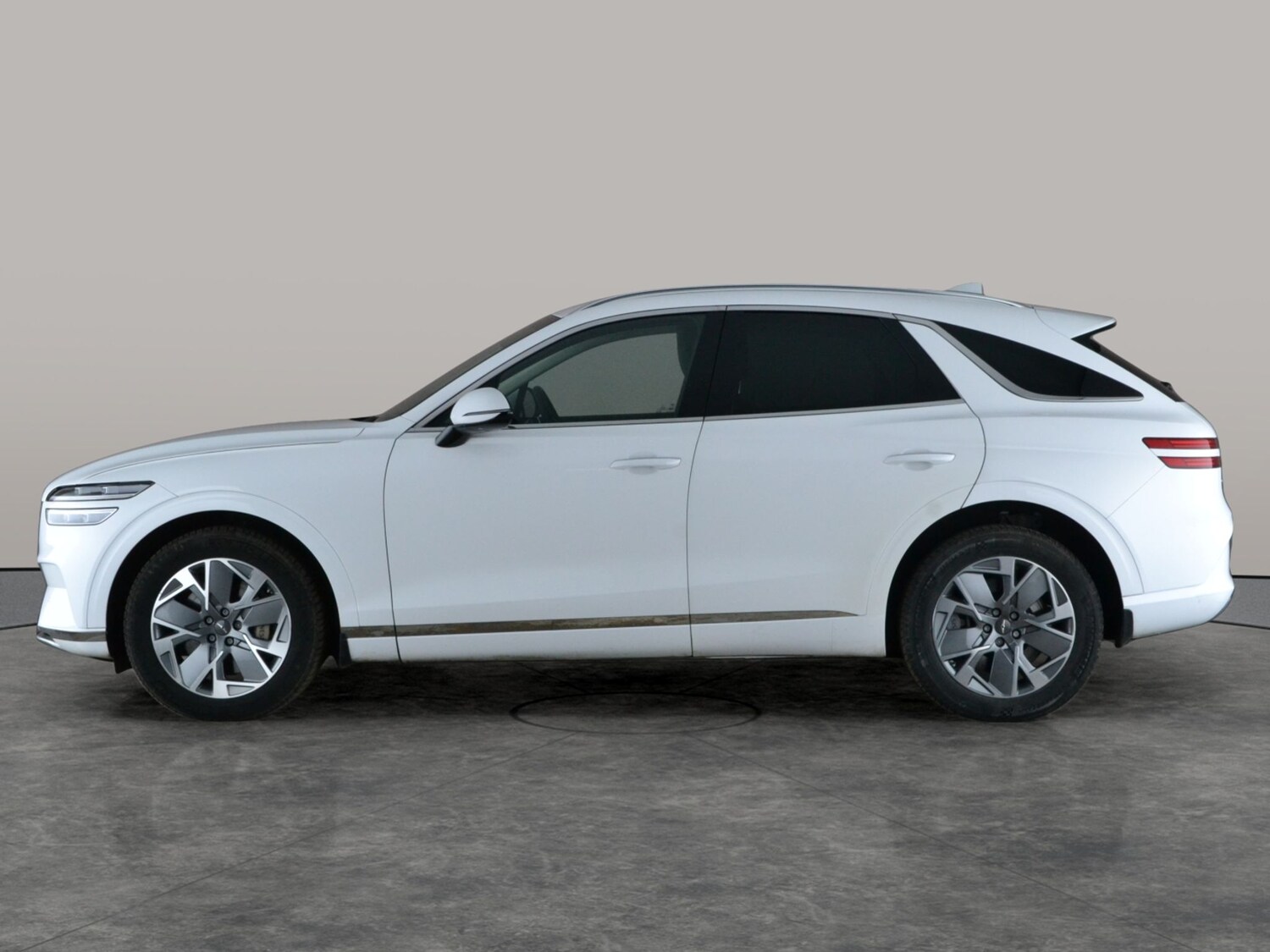 Used Genesis GV70 2023 for sale - 77911712: Photo 14