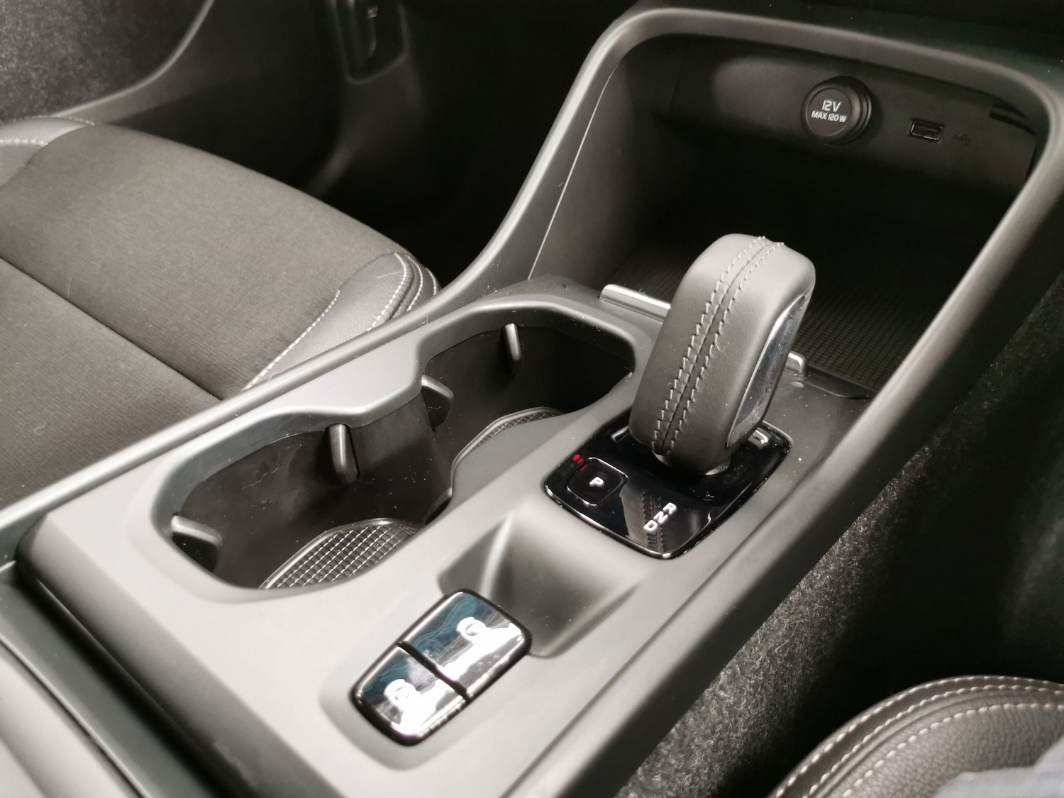 Used Volvo XC40 for sale - 76525997: Photo 16