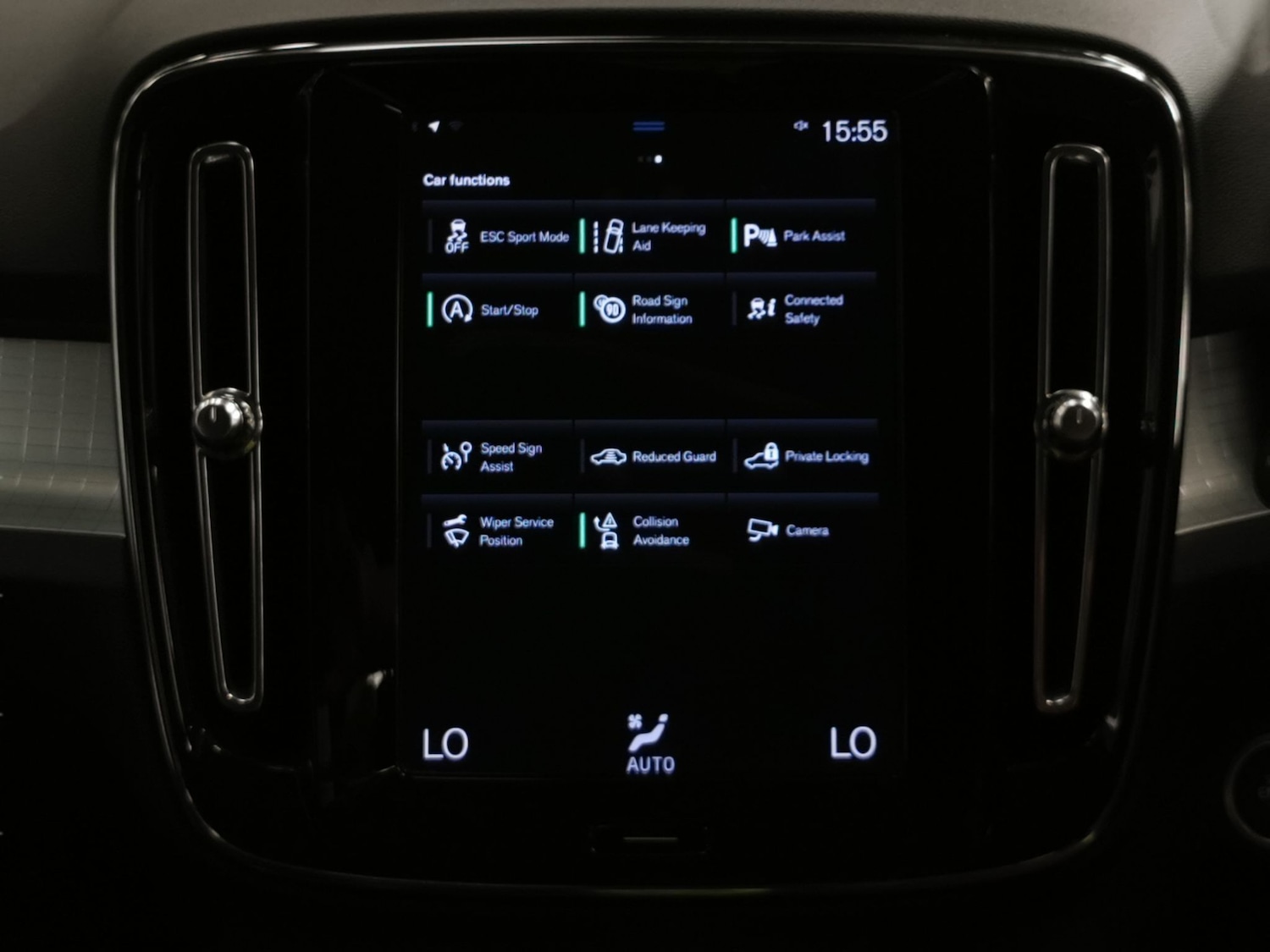 Used Volvo XC40 for sale - 76525997: Photo 18