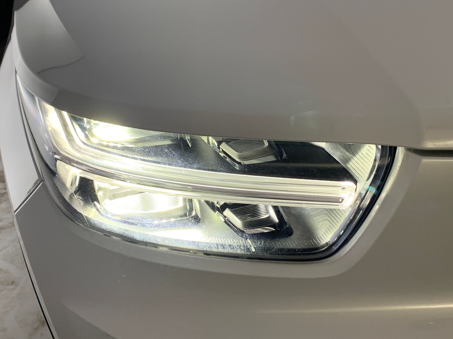 Used Volvo XC40 for sale - 76525997: Photo 21