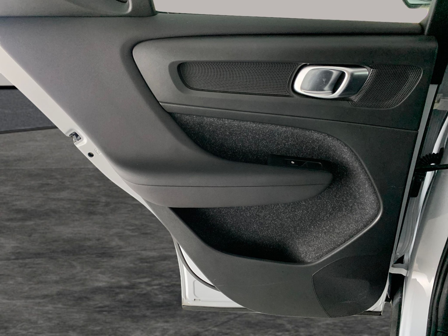 Used Volvo XC40 for sale - 76525997: Photo 27