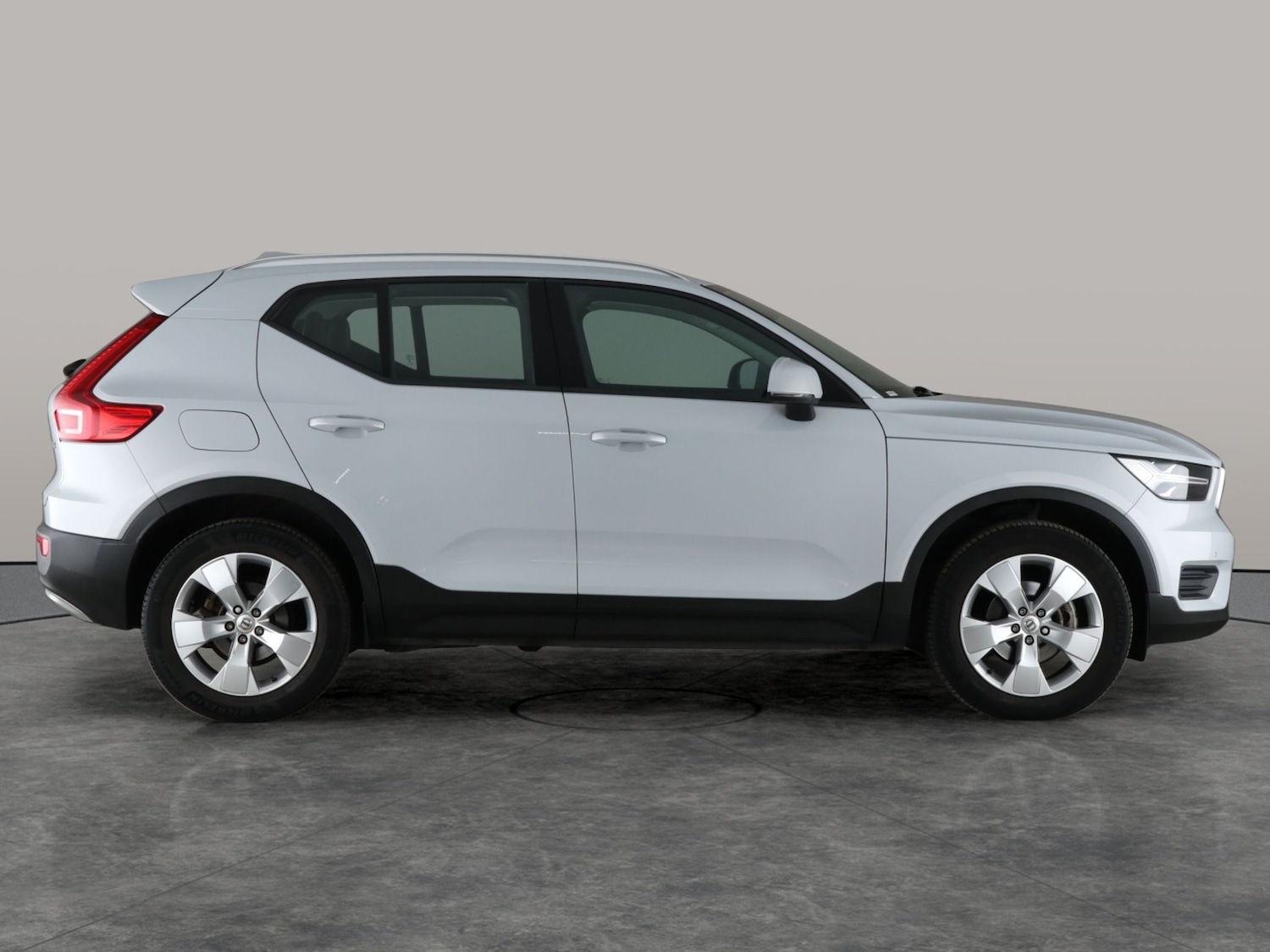 Used Volvo XC40 for sale - 76525997: Photo 8