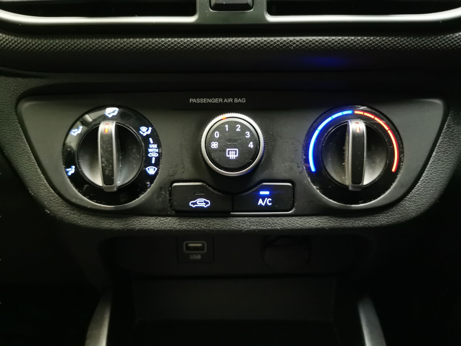 Used Hyundai i10 2023 for sale - 77902113: Photo 18