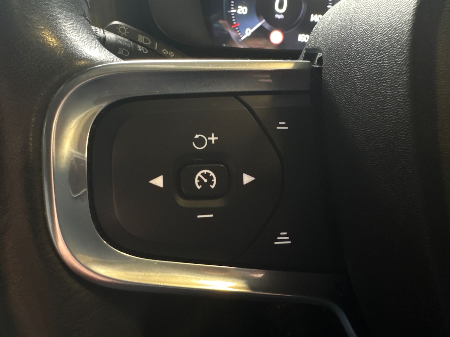 Used Volvo XC40 2020 for sale - 76946596: Photo 15