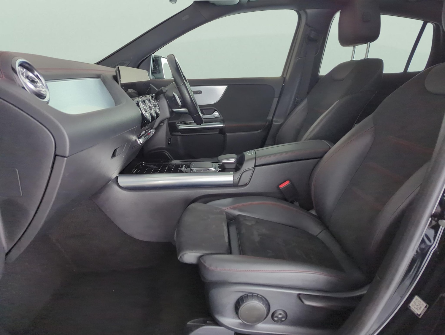 Used Mercedes-Benz EQA 2021 for sale - 77460921: Photo 4