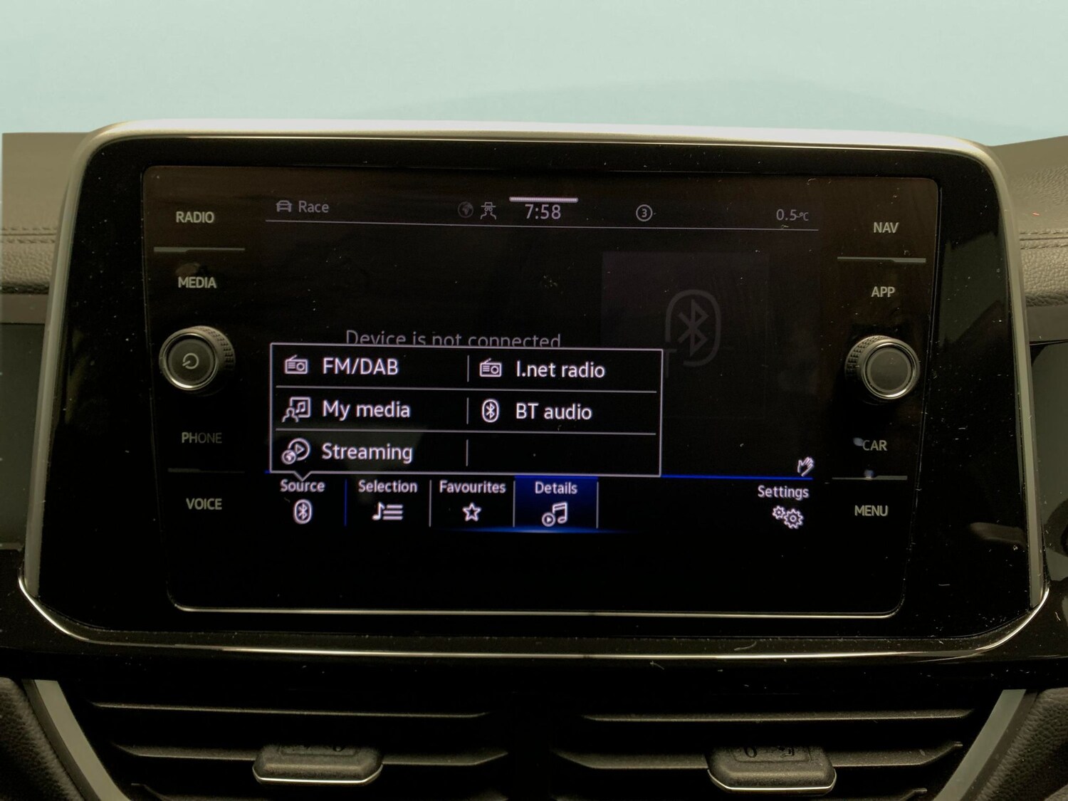 Used Volkswagen T-Roc 2023 for sale - 77347320: Photo 15