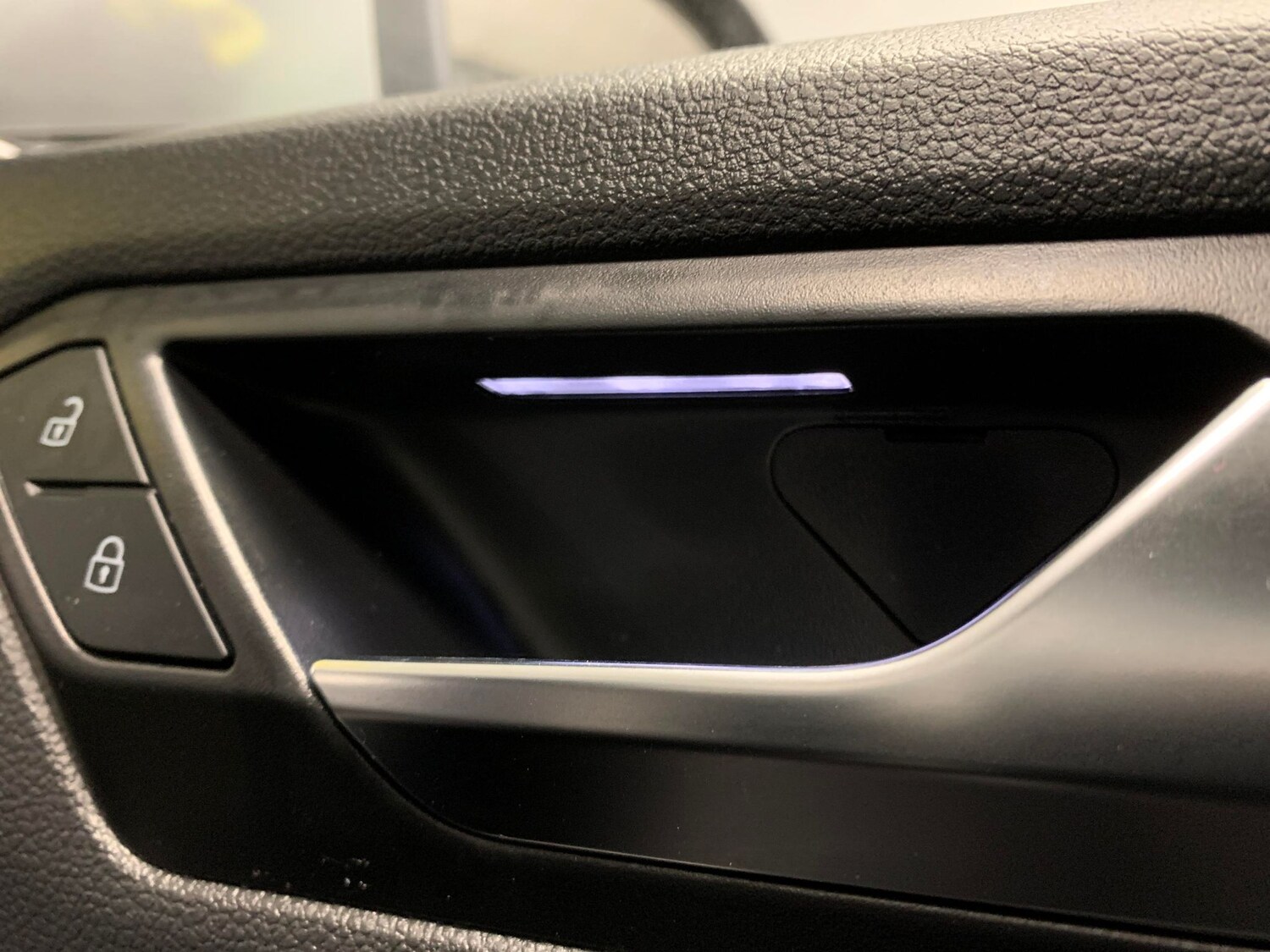 Used Volkswagen T-Roc 2023 for sale - 77347320: Photo 19