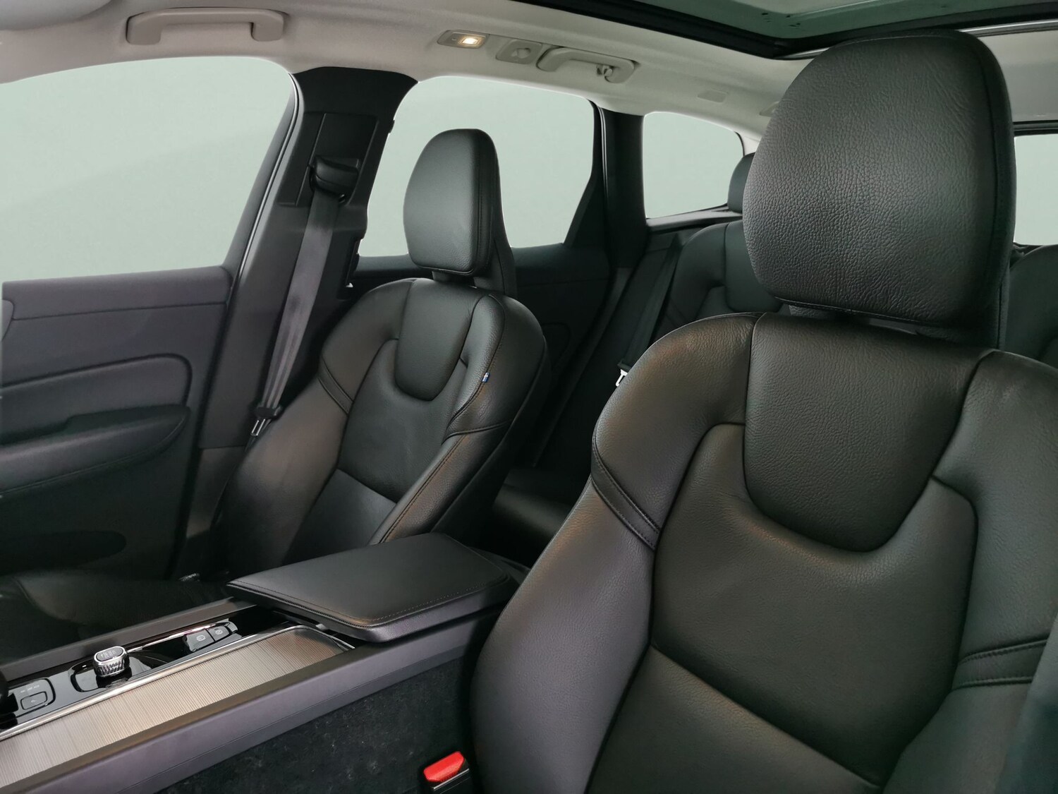 Used Volvo XC60 2022 for sale - 77428527: Photo 7