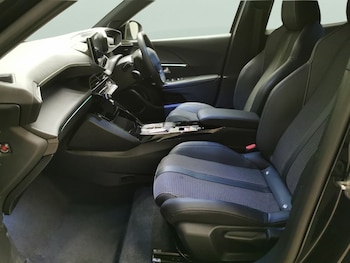 Used Peugeot E-2008 2023 for sale - 79376633: Photo