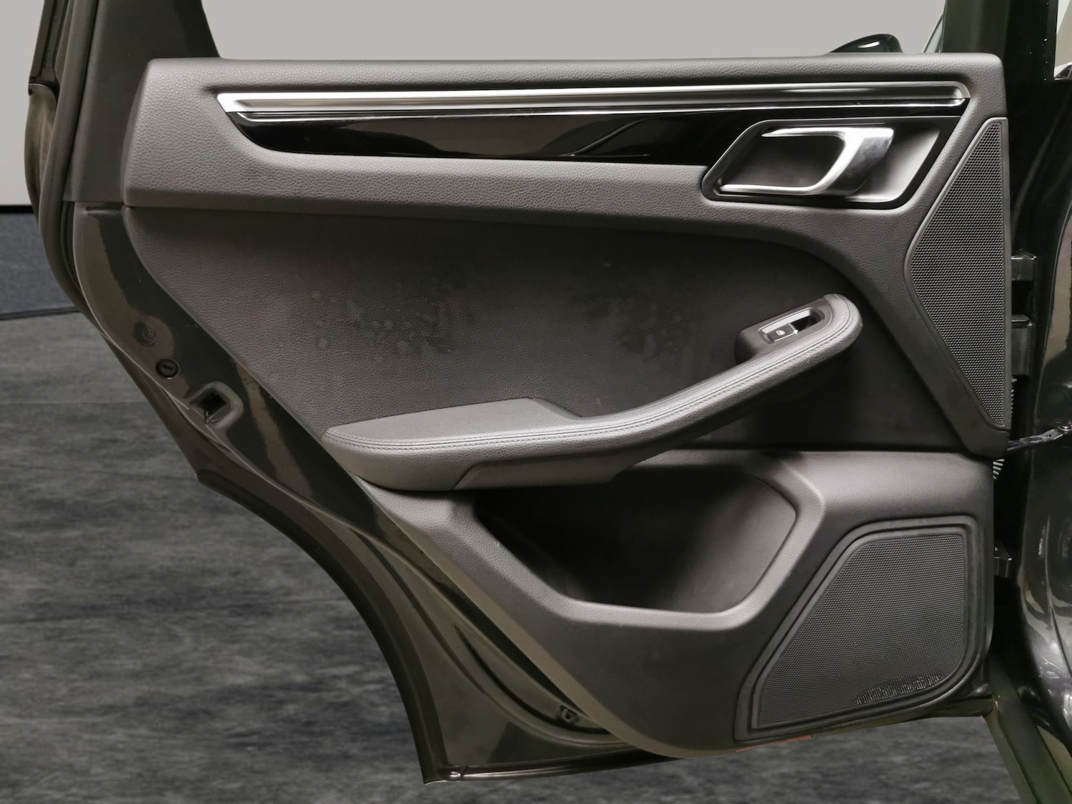 Used Porsche Macan 2021 for sale - 77542890: Photo 32