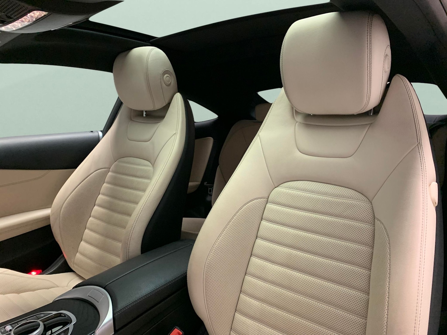 Used Mercedes-Benz C Class 2018 for sale - 76668656: Photo 14