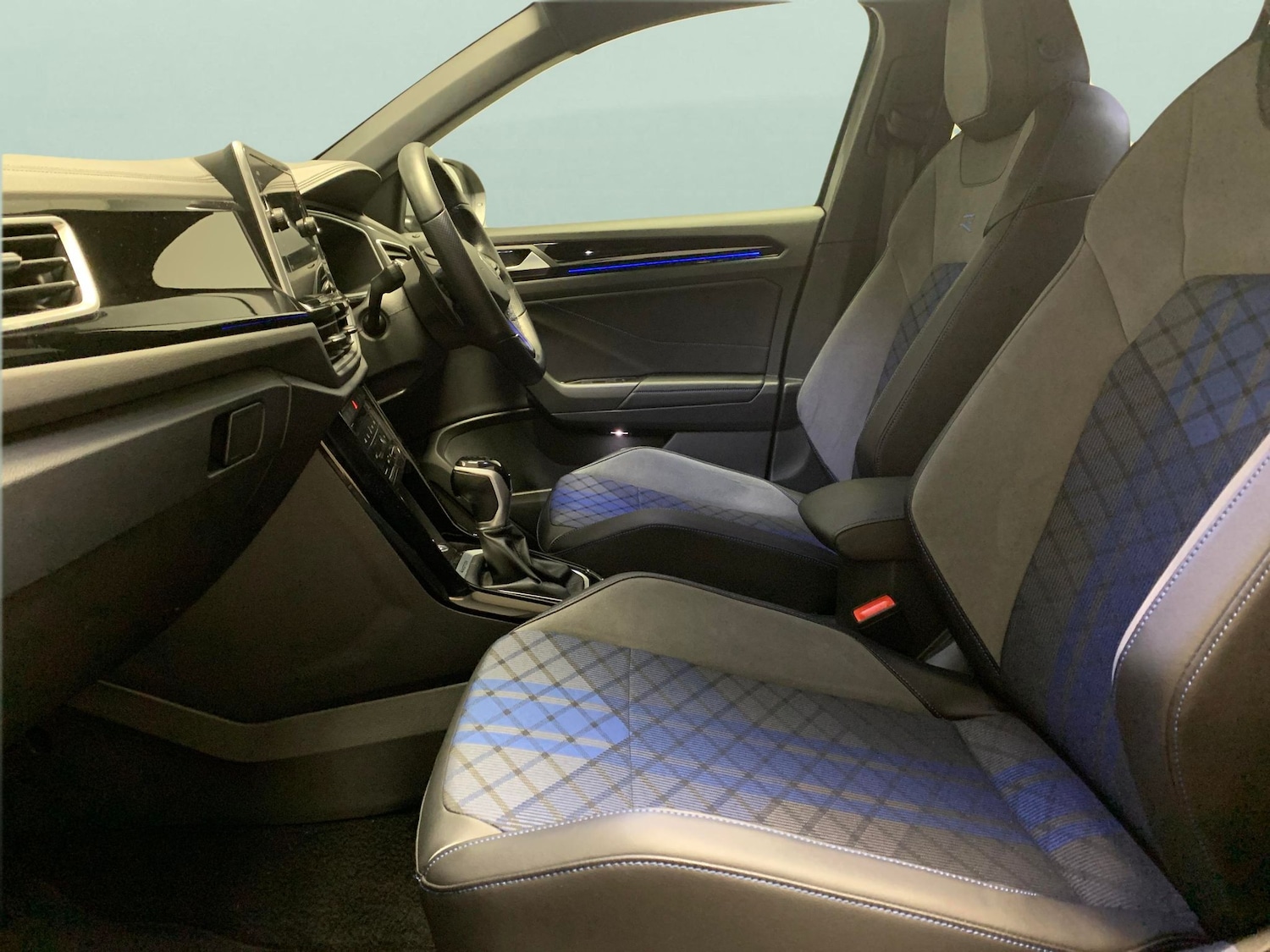 Used Volkswagen T-Roc 2023 for sale - 77676914: Photo 4