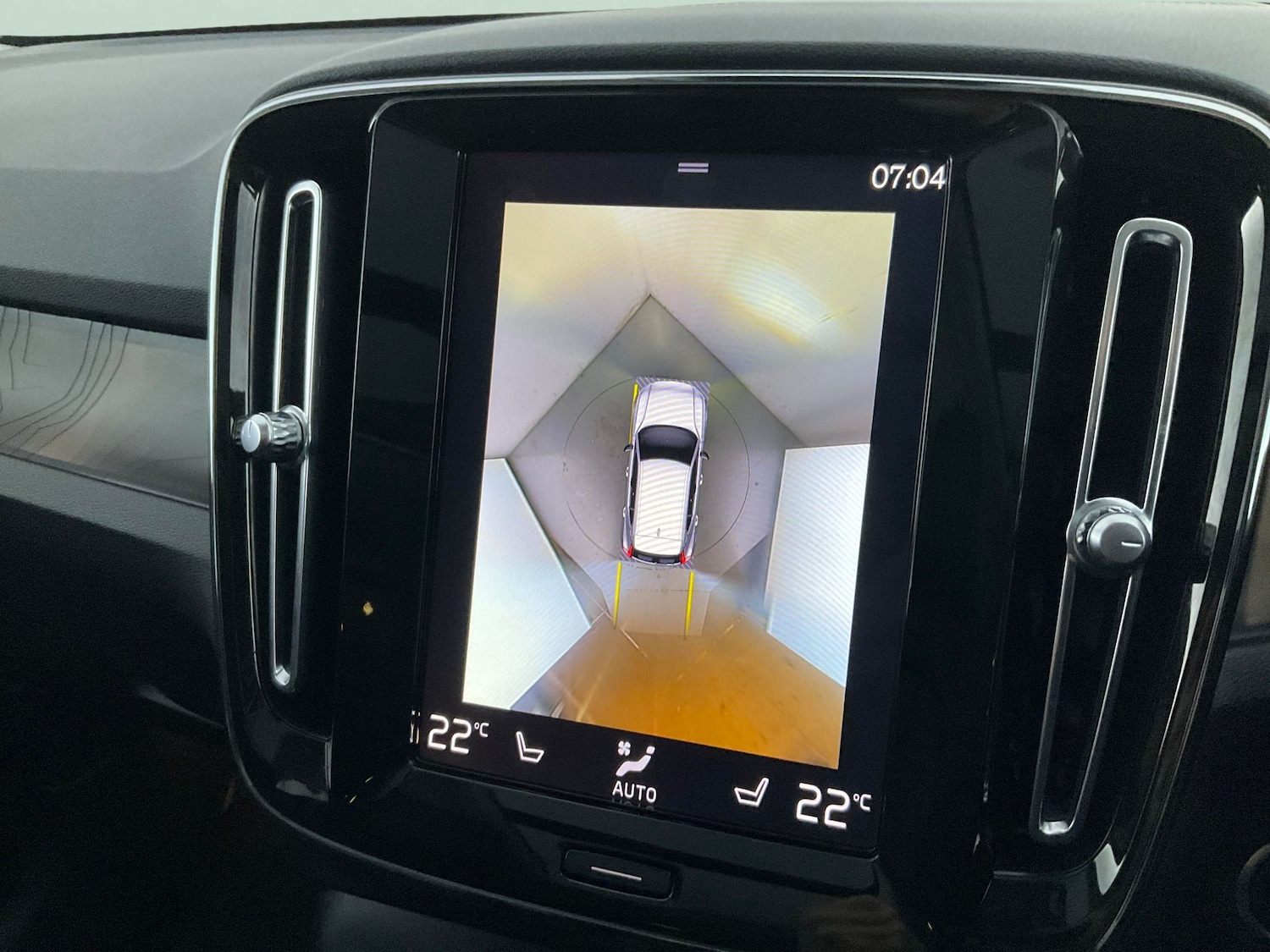 Used Volvo XC40 2022 for sale - 76612378: Photo 9