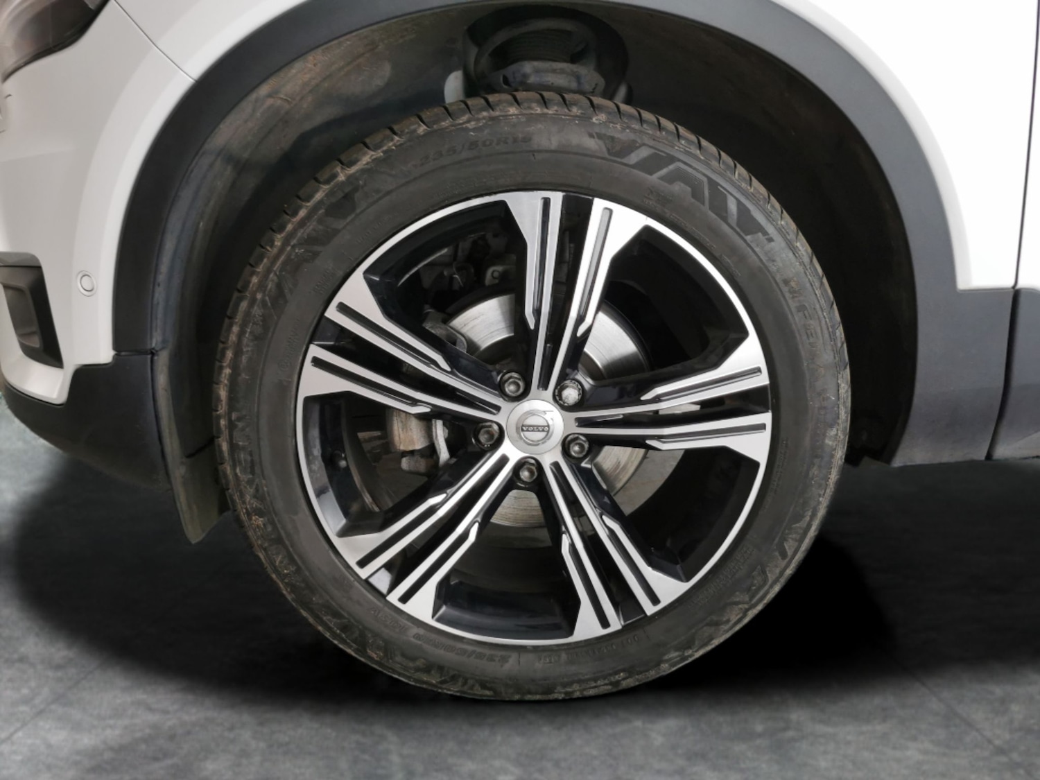 Used Volvo XC40 for sale - 77047980: Photo 29