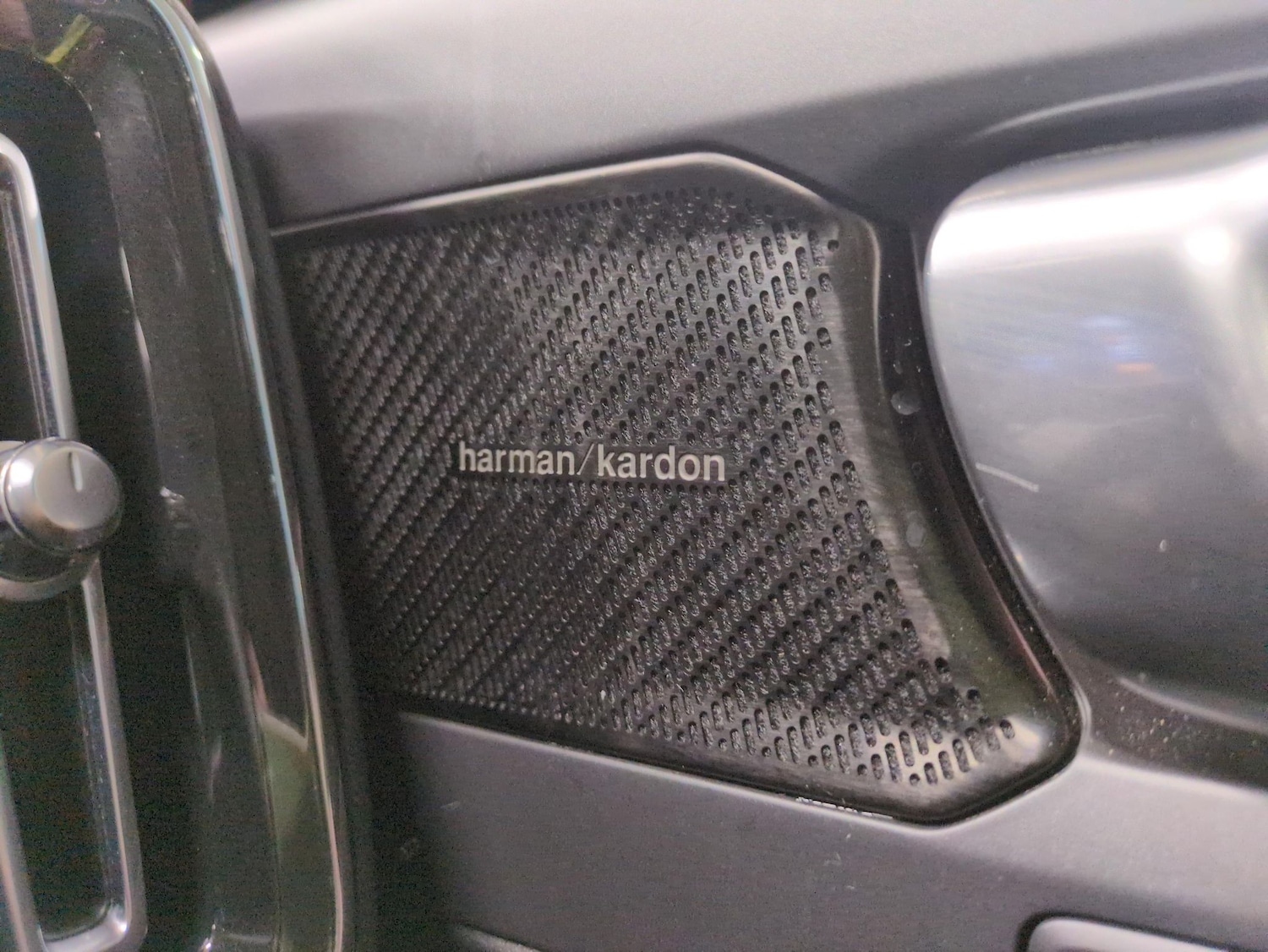 Used Volvo XC40 for sale - 77047980: Photo 7