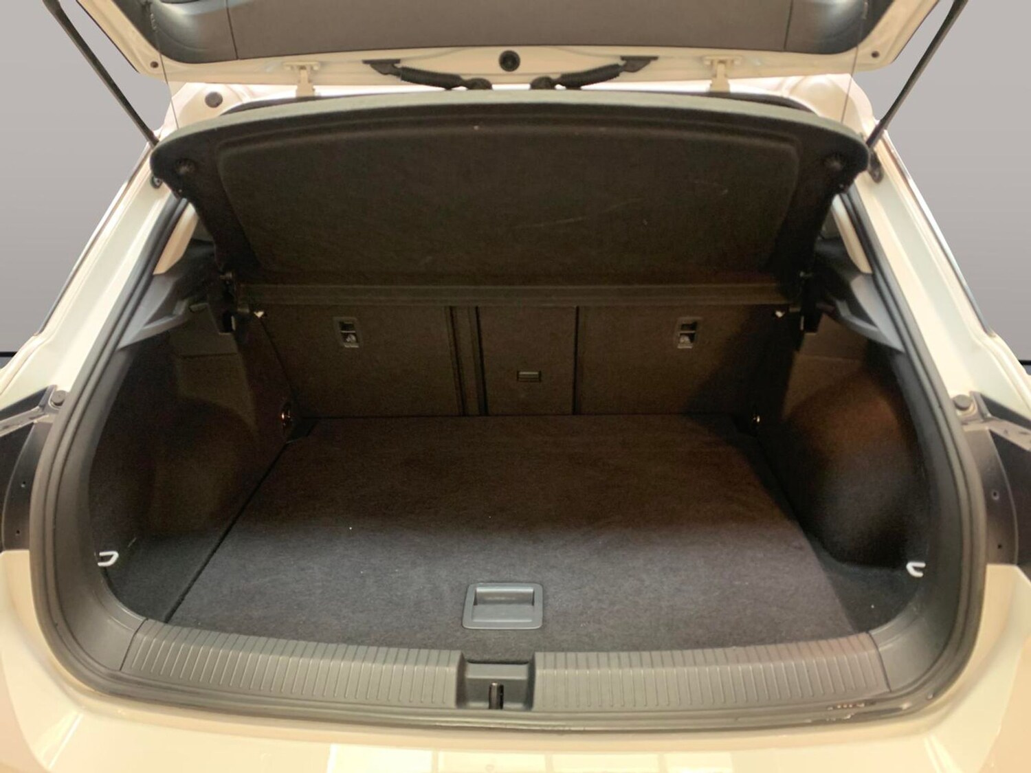 Used Volkswagen T-Roc 2023 for sale - 77581765: Photo 26