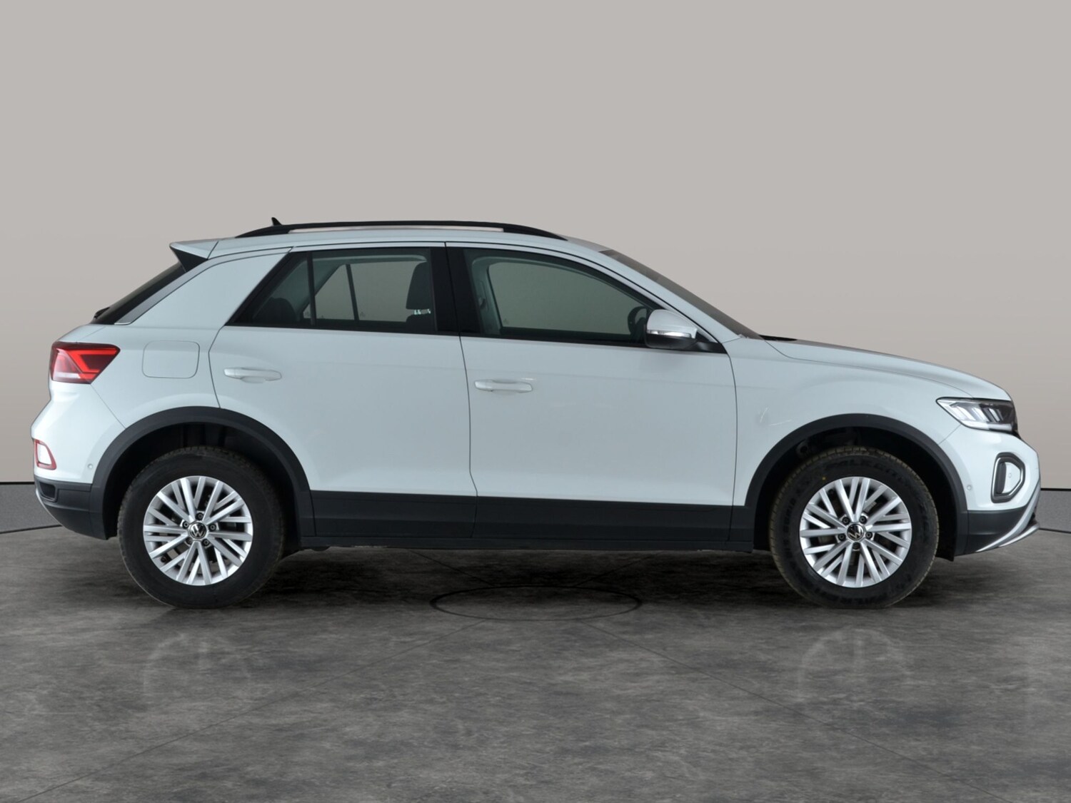 Used Volkswagen T-Roc 2023 for sale - 77581765: Photo 8