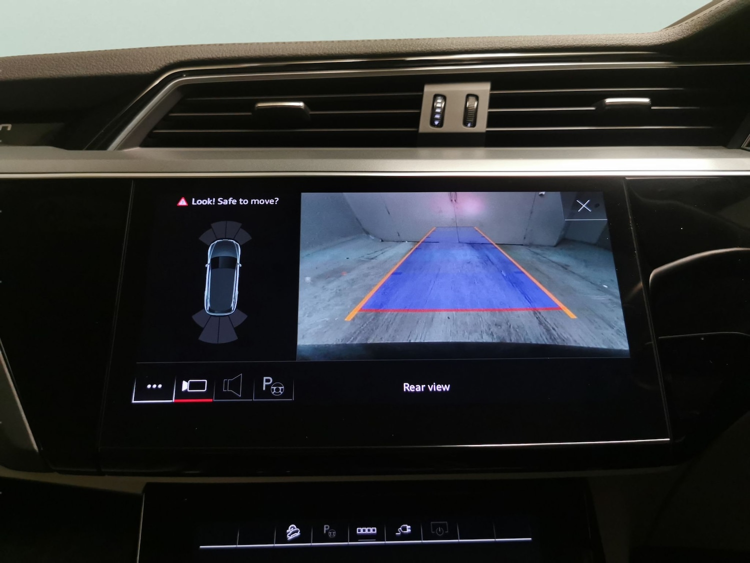 Used Audi e-tron 2022 for sale - 78094163: Photo 6